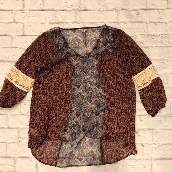 Sun and Shadow Sheer Boho Top - Picture 4 of 5